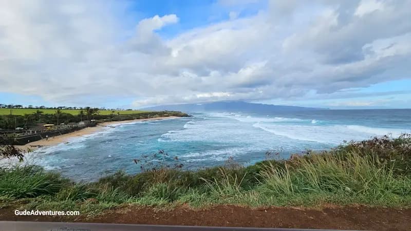 Hookipa Beach and Hookipa Bay from Hookpia Point - Things to See and Do