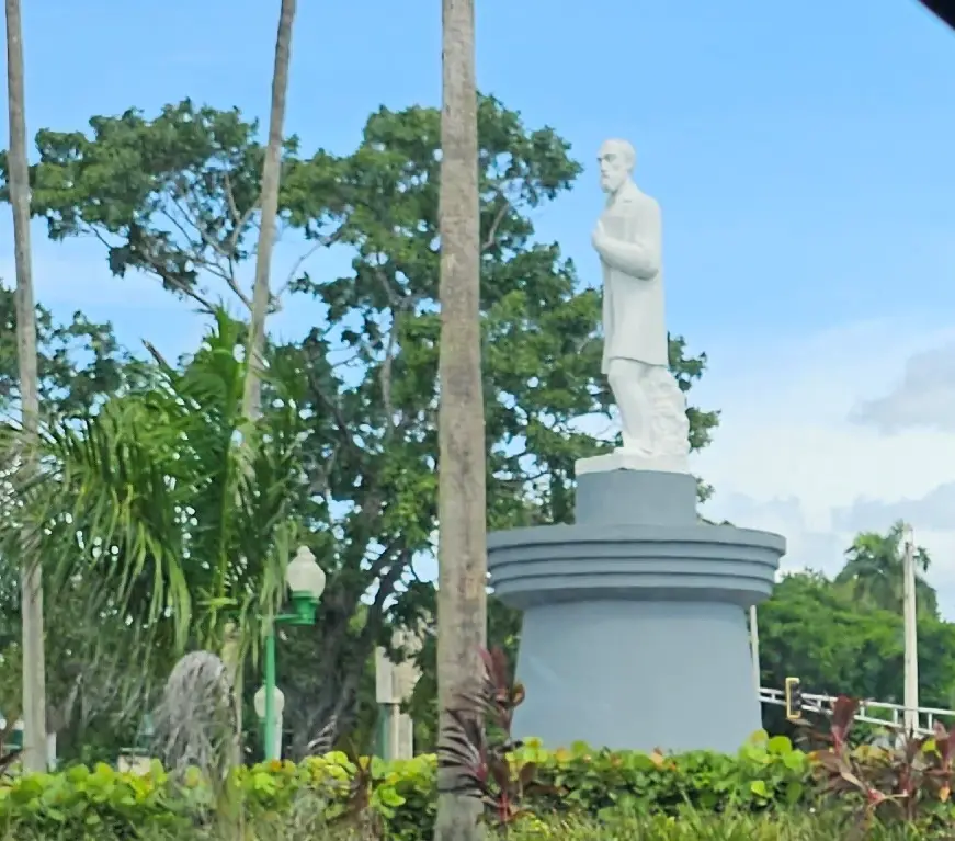 Statue in Mayagüez, Puerto Rico - Things to See and Do